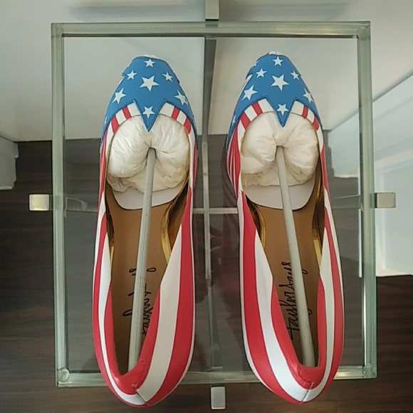 TaylorSays Wonder Woman Platform Heels - Picture 3 of 8